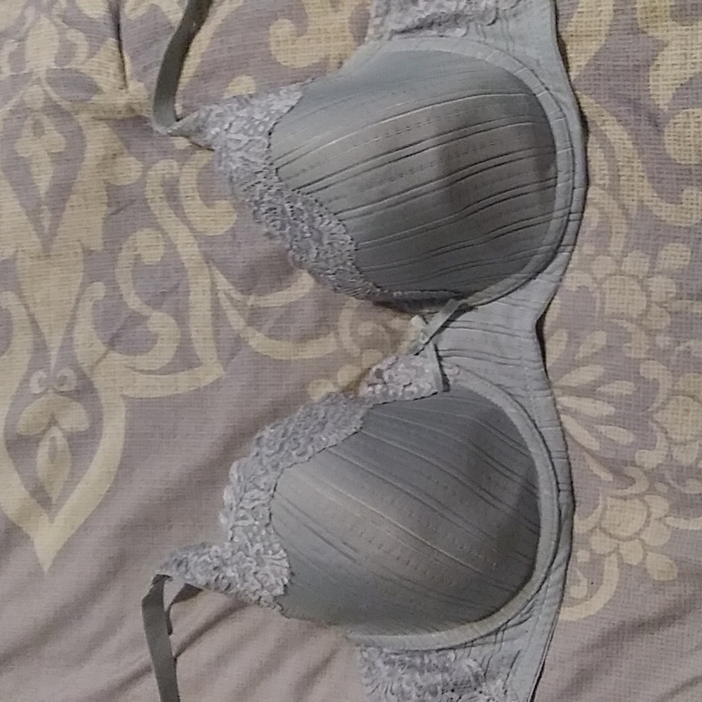 *Q-T Intimates Underwire Bra Gray as 42D